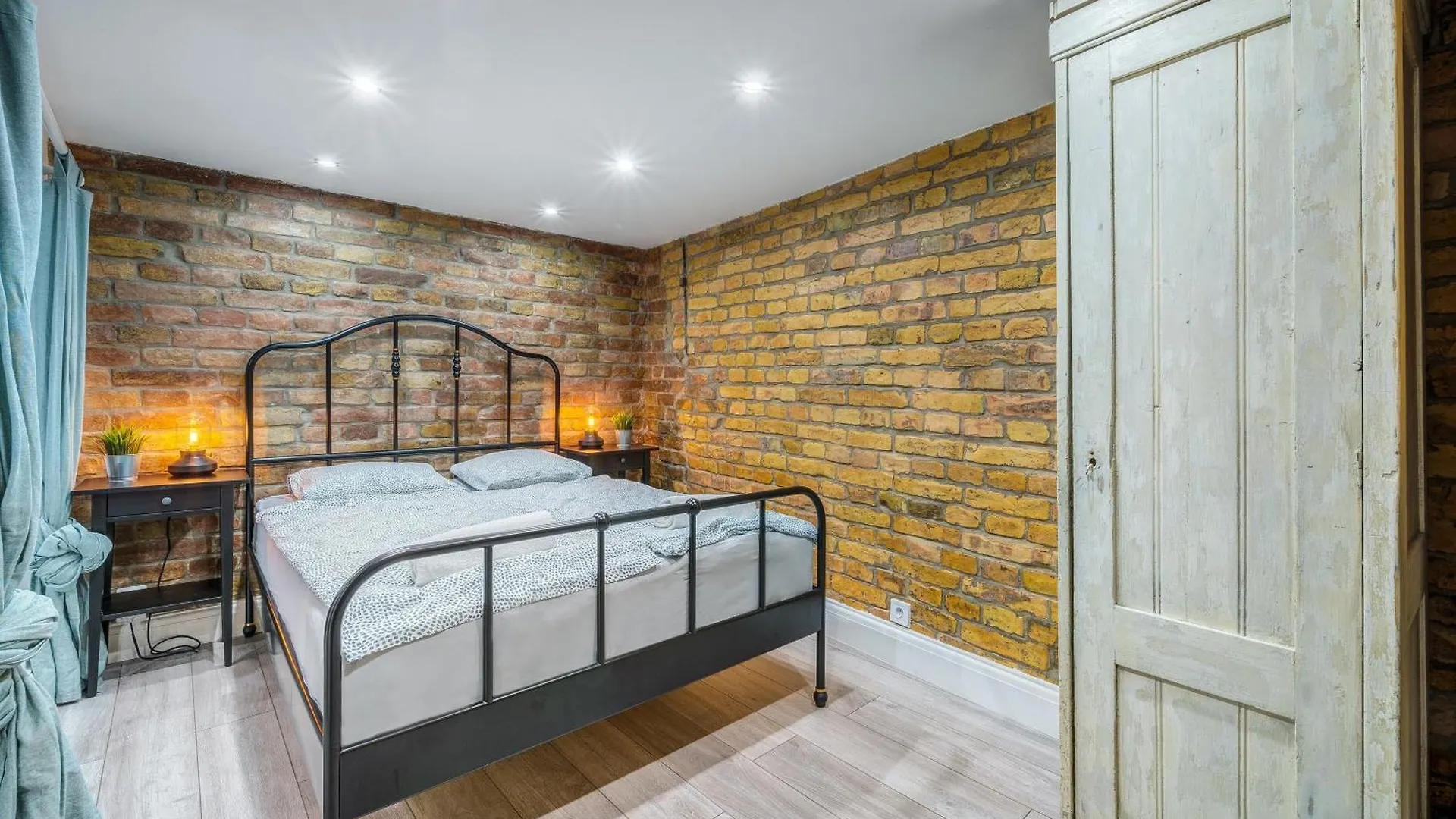 Apartment City Center Loft Haven: Modern Elegance Budapest Hungary