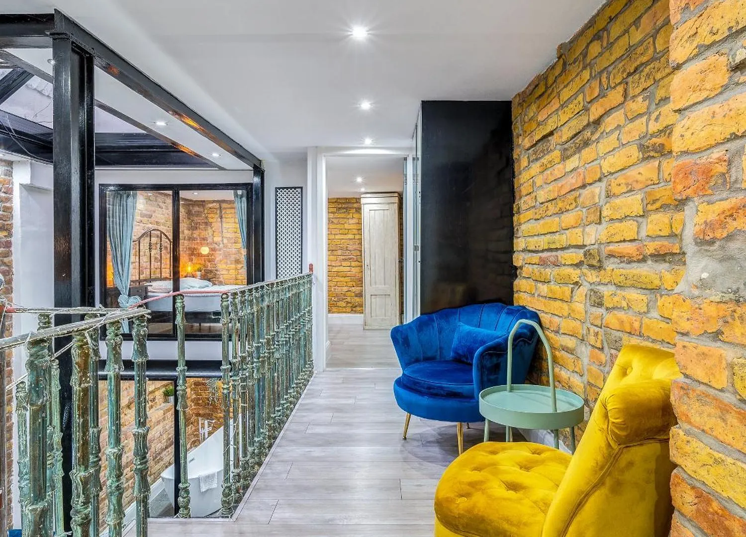 City Center Loft Haven: Modern Elegance Budapest 0*,
