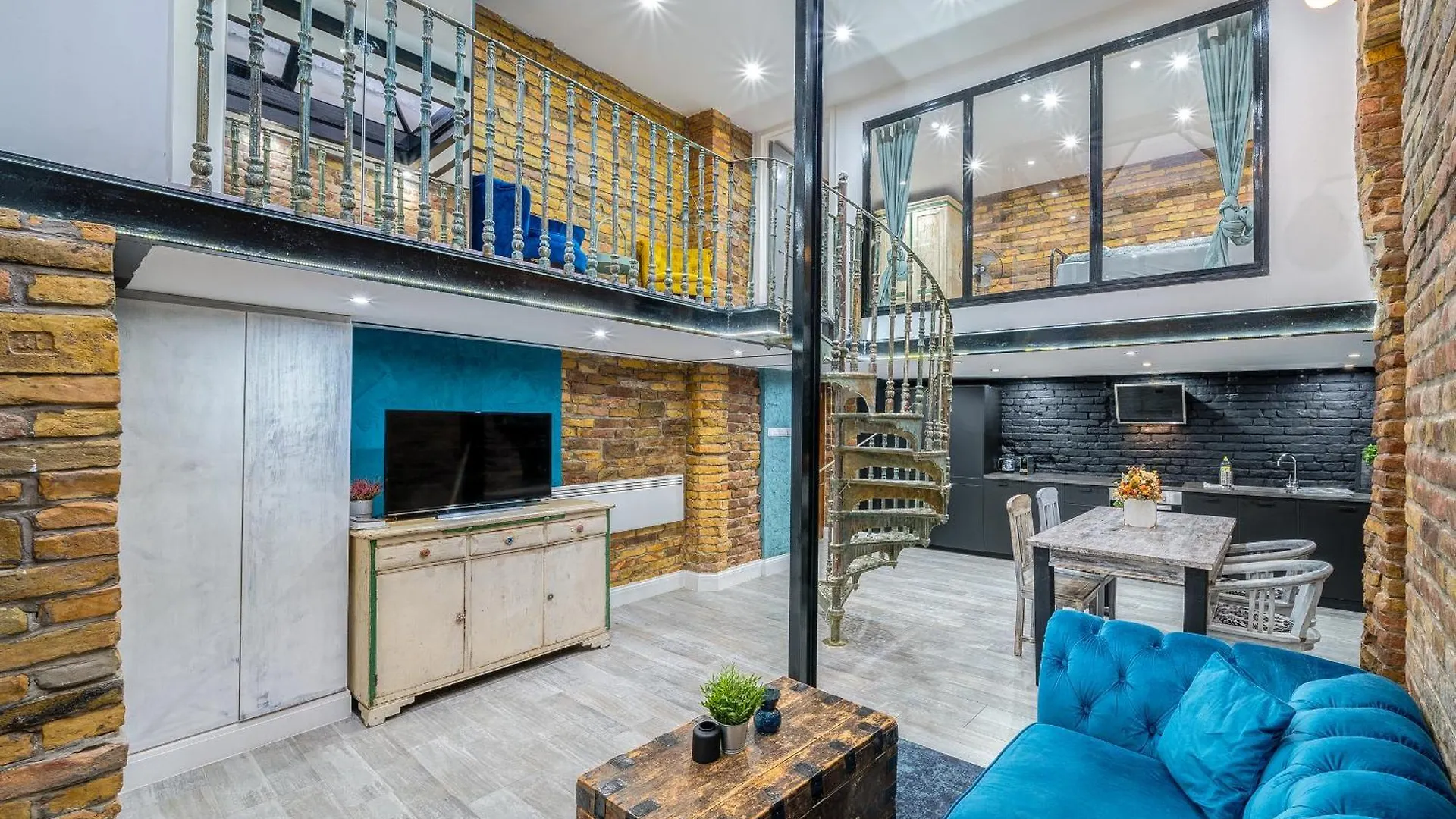 Apartment City Center Loft Haven: Modern Elegance Budapest