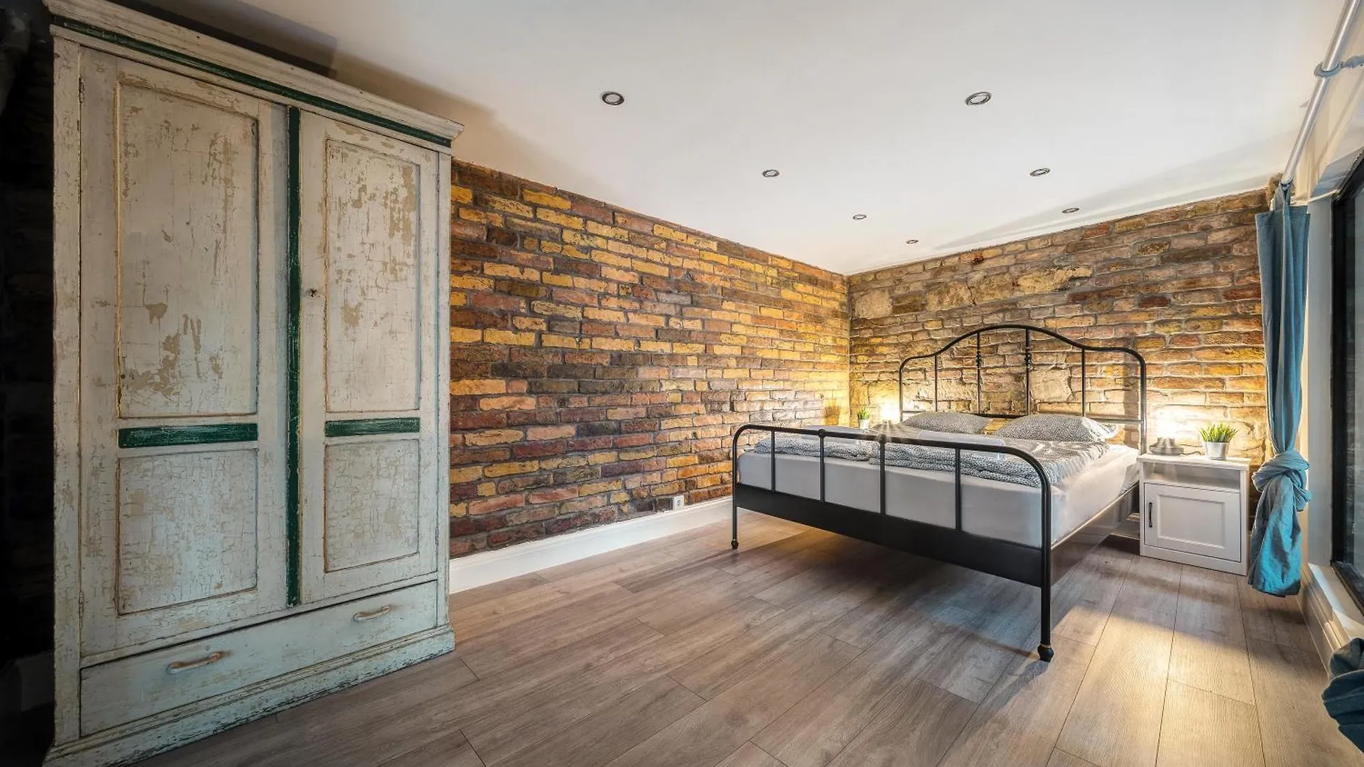 City Center Loft Haven: Modern Elegance Budapest Lägenhet