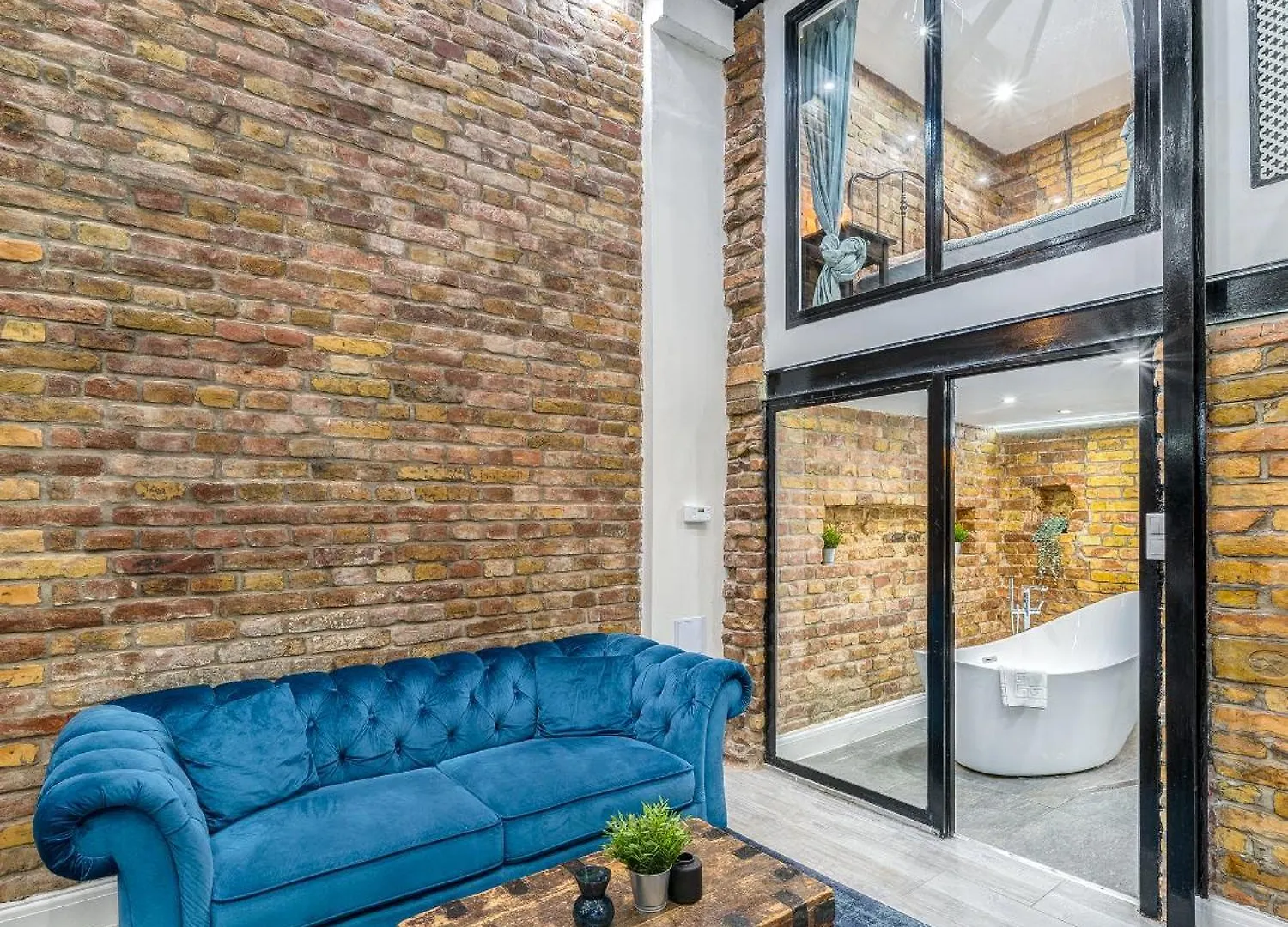 City Center Loft Haven: Modern Elegance Budapest Lägenhet