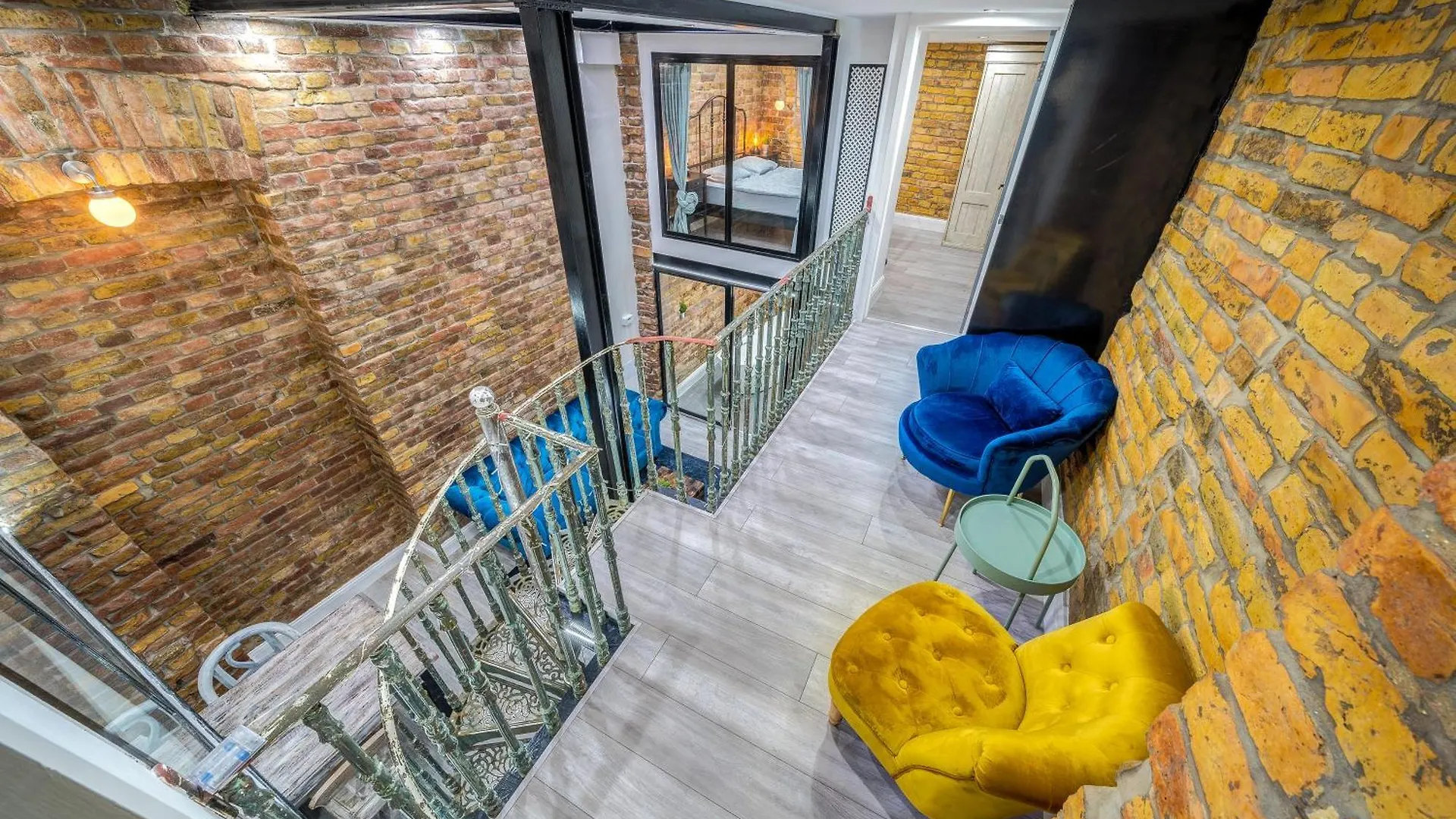 City Center Loft Haven: Modern Elegance Budapest Lägenhet